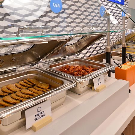 Holiday Inn Express & Suites Fond Du Lac By Ihg Ngoại thất bức ảnh