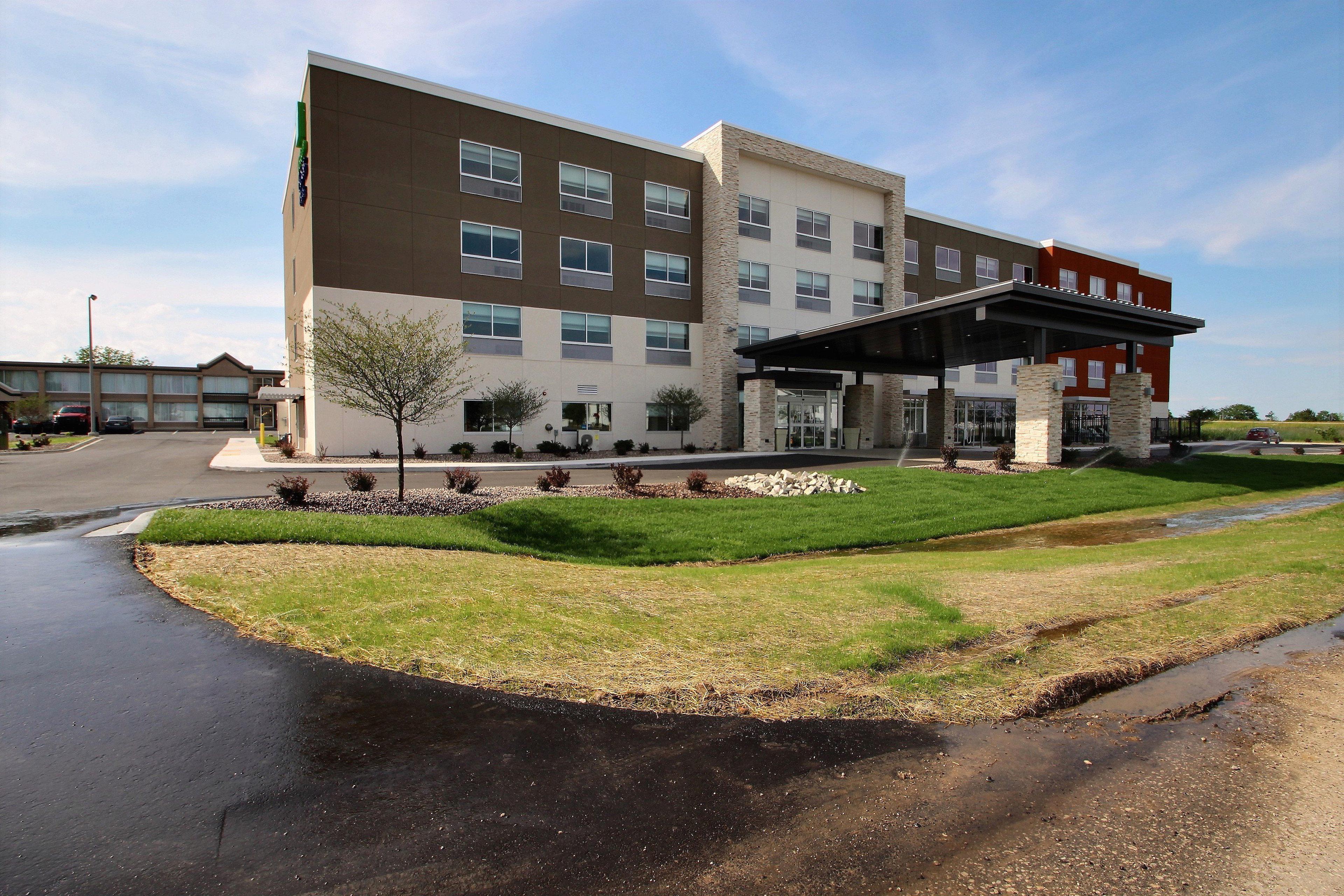 Holiday Inn Express & Suites Fond Du Lac By Ihg Ngoại thất bức ảnh