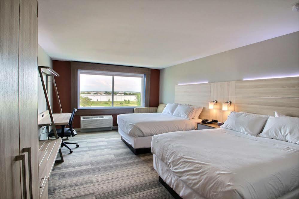 Holiday Inn Express & Suites Fond Du Lac By Ihg Ngoại thất bức ảnh