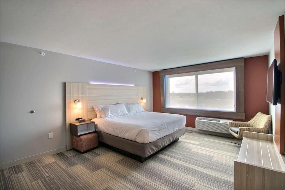 Holiday Inn Express & Suites Fond Du Lac By Ihg Ngoại thất bức ảnh