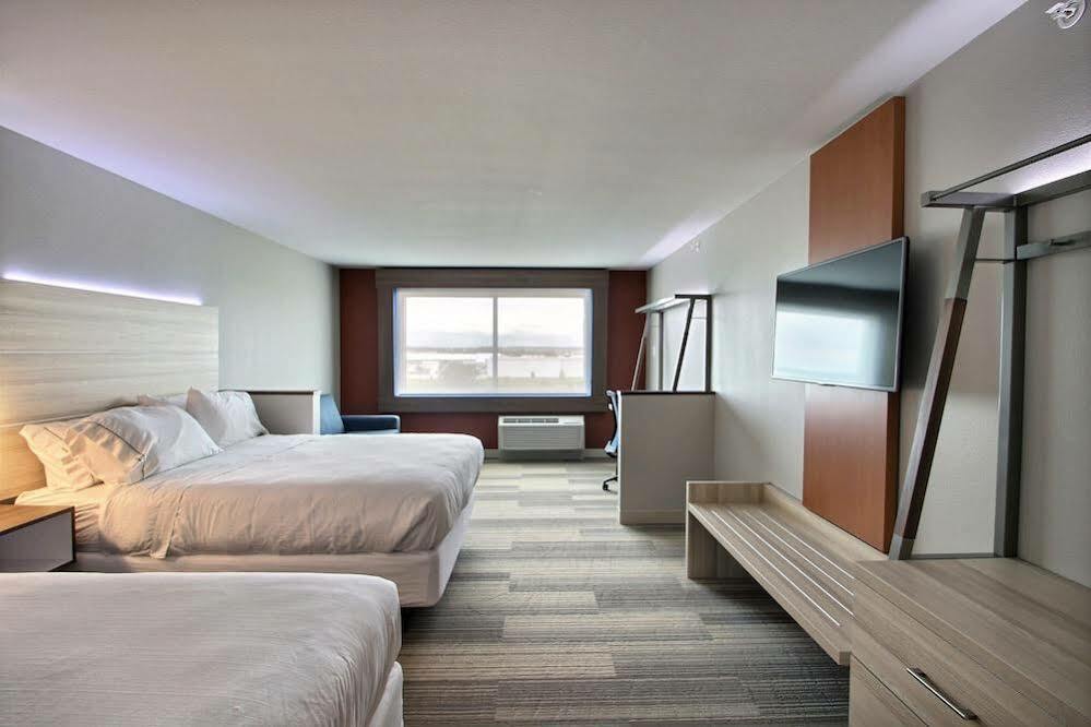 Holiday Inn Express & Suites Fond Du Lac By Ihg Ngoại thất bức ảnh